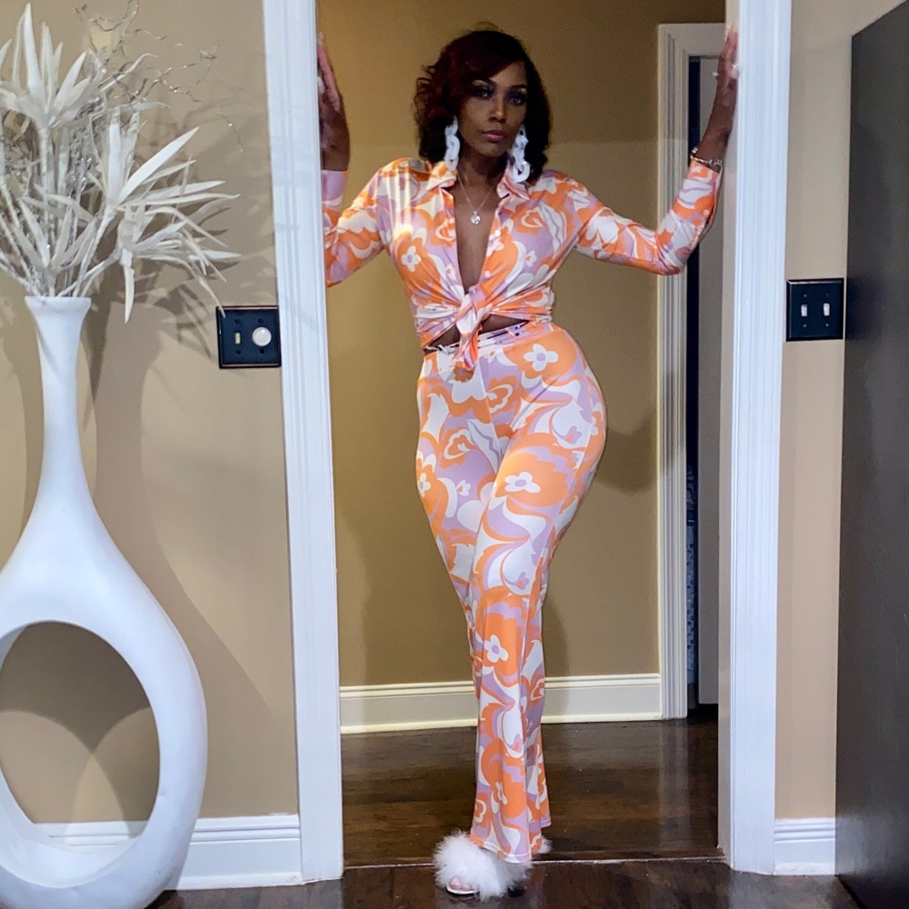 Matching two piece set - Picture 3 of 3